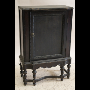 0063041 Sideboard / Side Cabinet