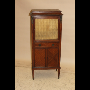 0063002 Drinks Cabinet