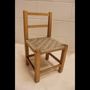 0085327 Small Wicker Chair X1 (55cm long by 29cm wide)