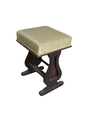 0085104 Footstool
