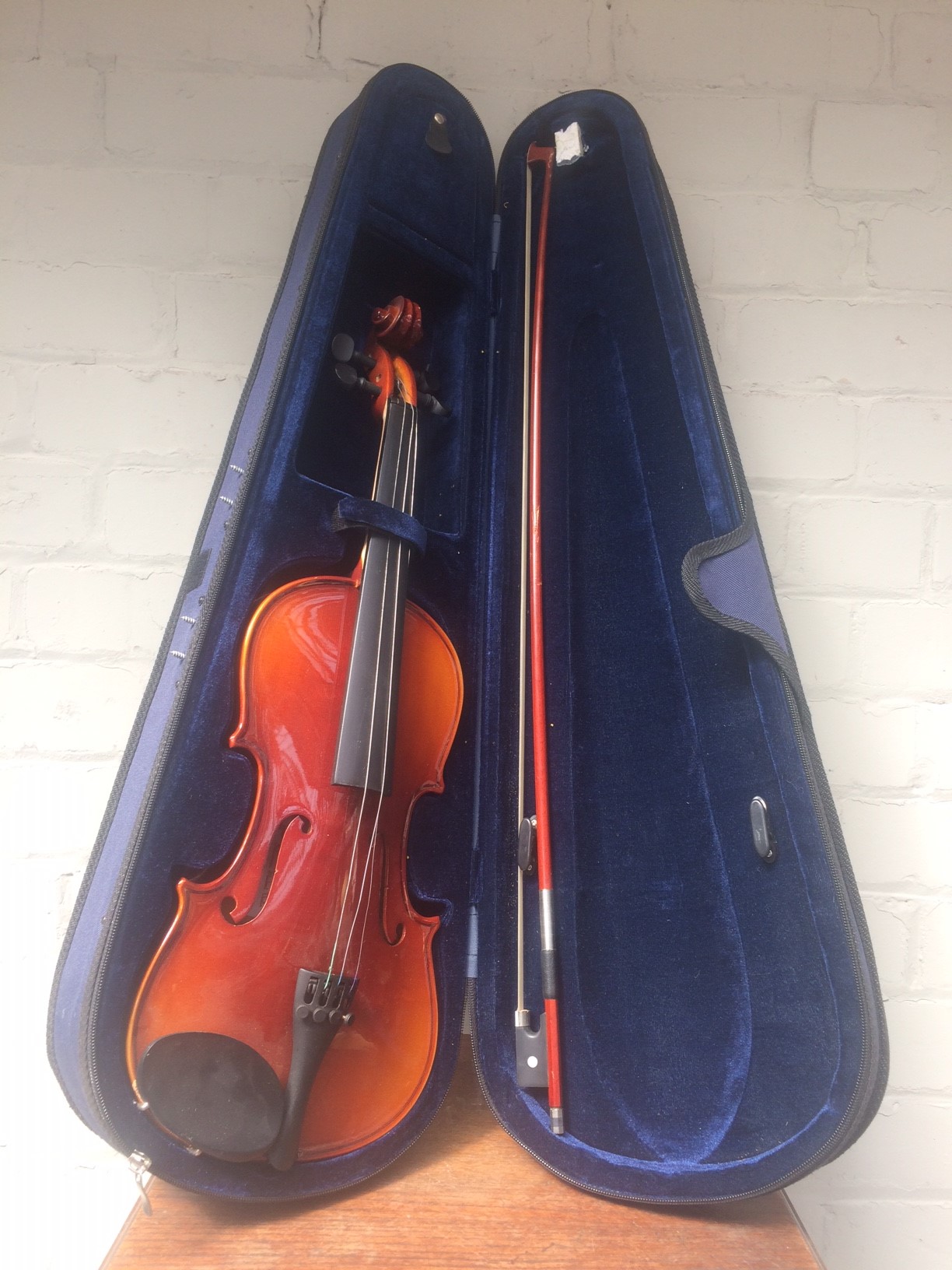 1500003 FullSize Violin with Case and Bow Stockyard North