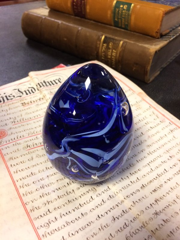 7700008 - Blue Glass Egg Paperweight