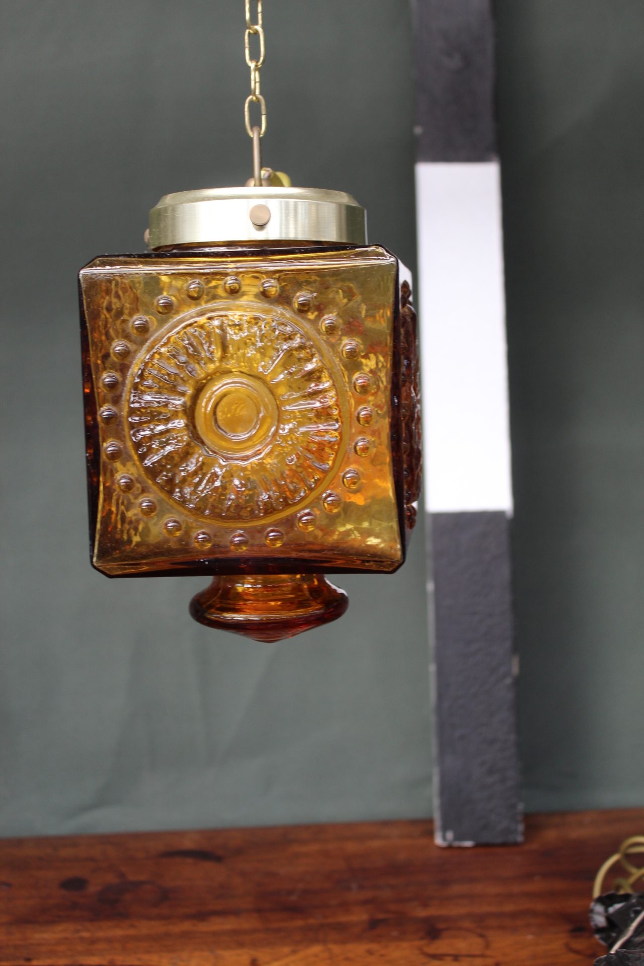 0027003 Brown Glass Pendant