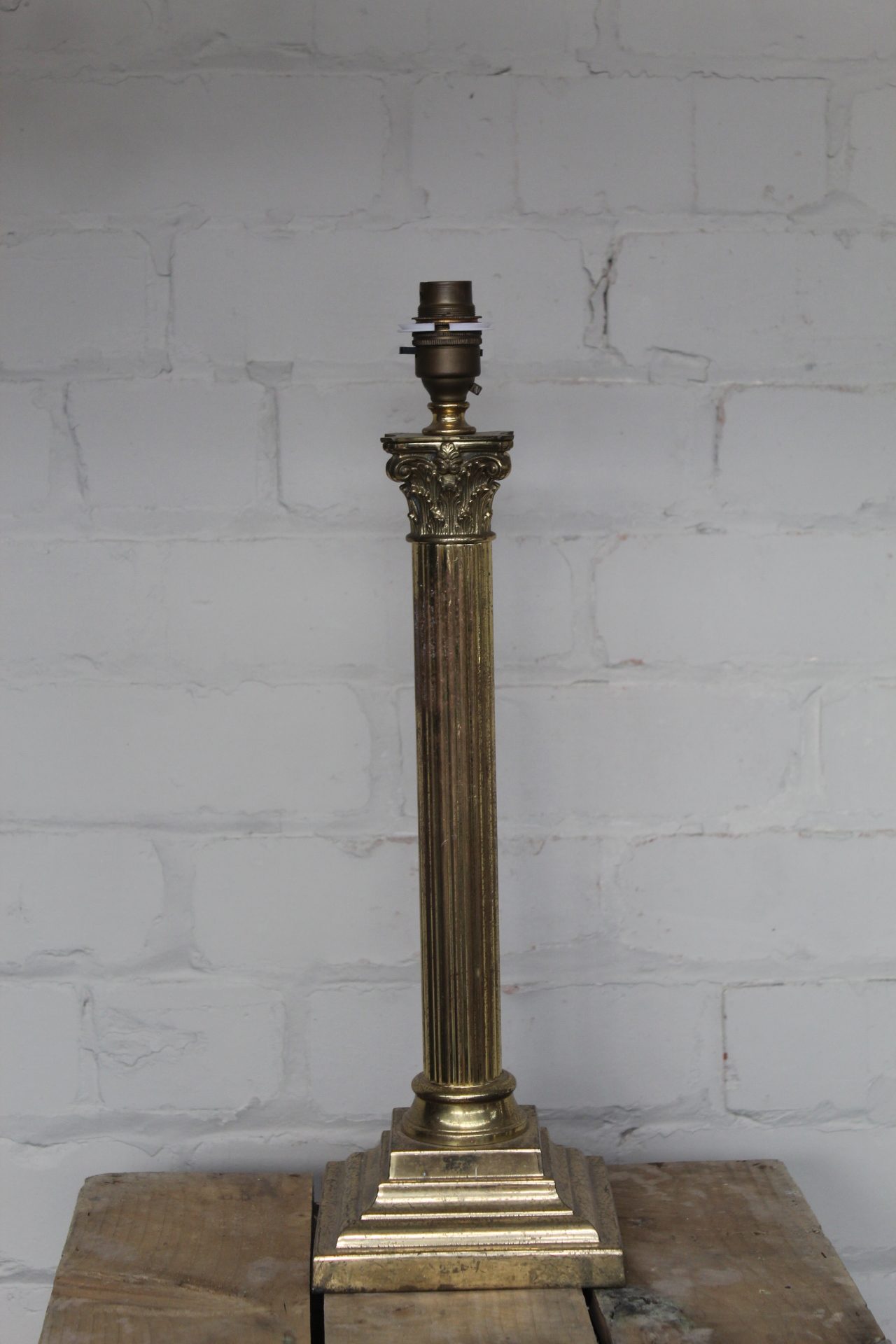 0027142 Brass Column Lamp