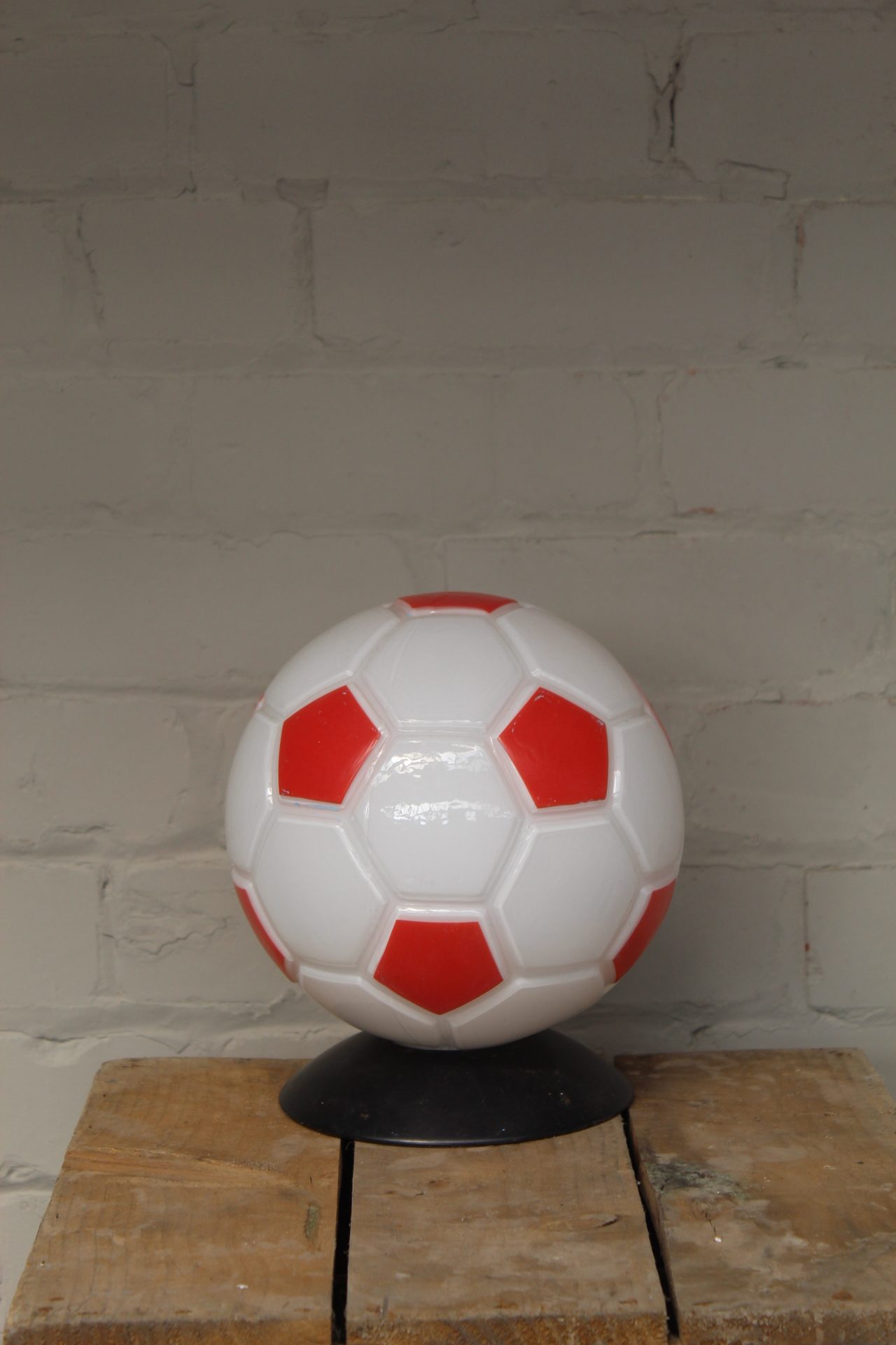 0027164 Red Football Lamp