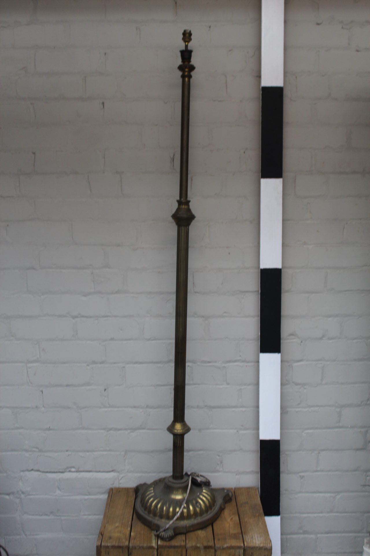 0027189 Iron Floor Lamp