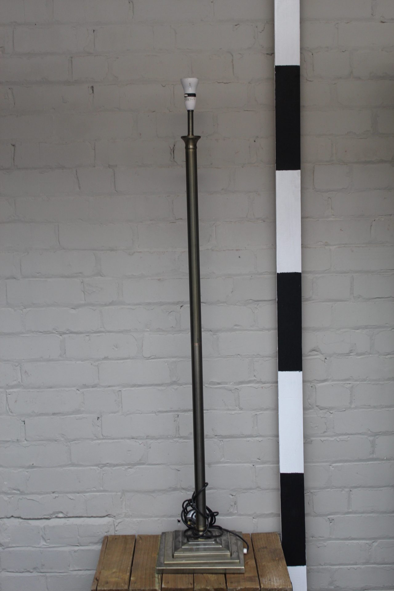 0027194 Twisted Steel Floor Lamp