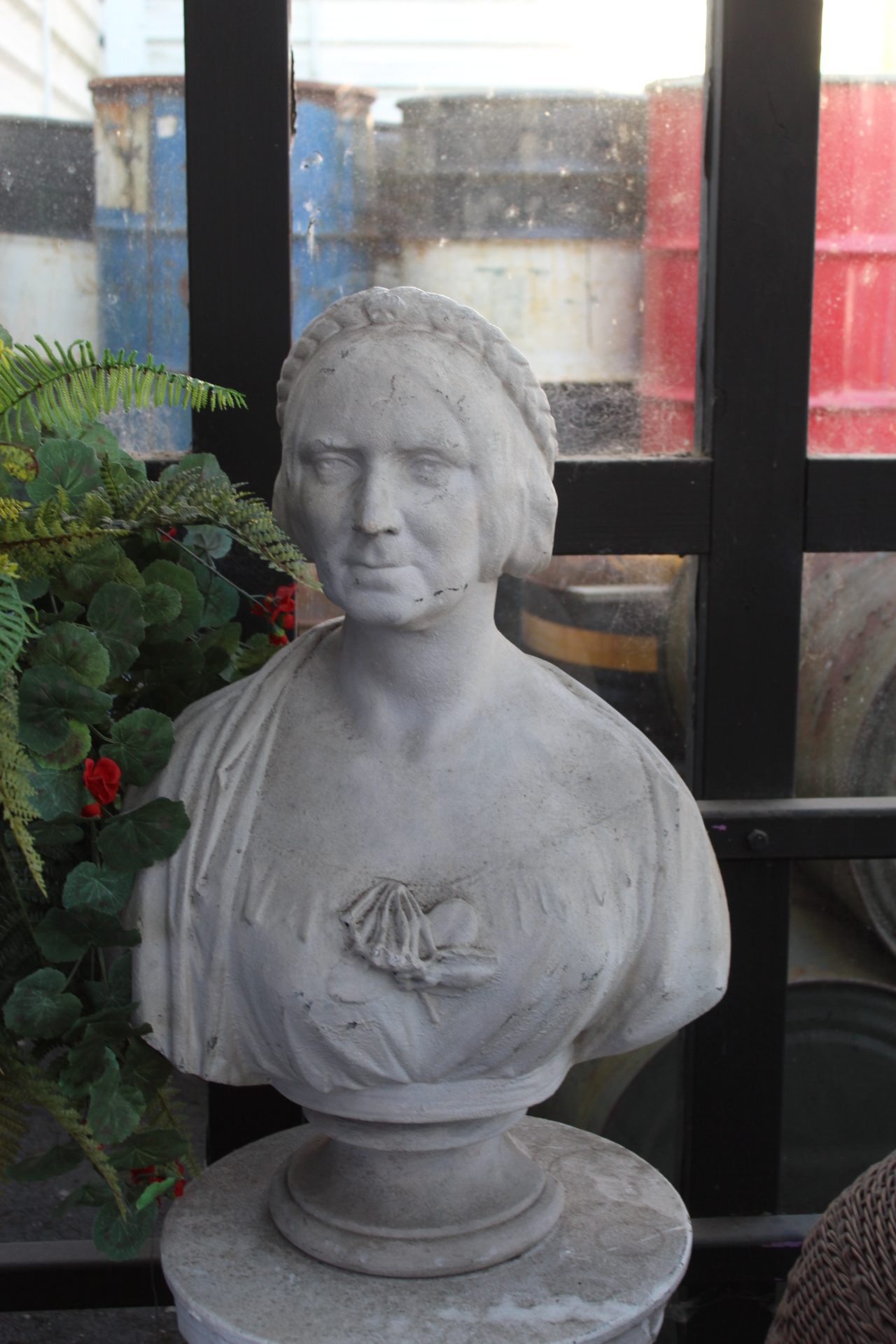 0900127 Queen Victoria Bust