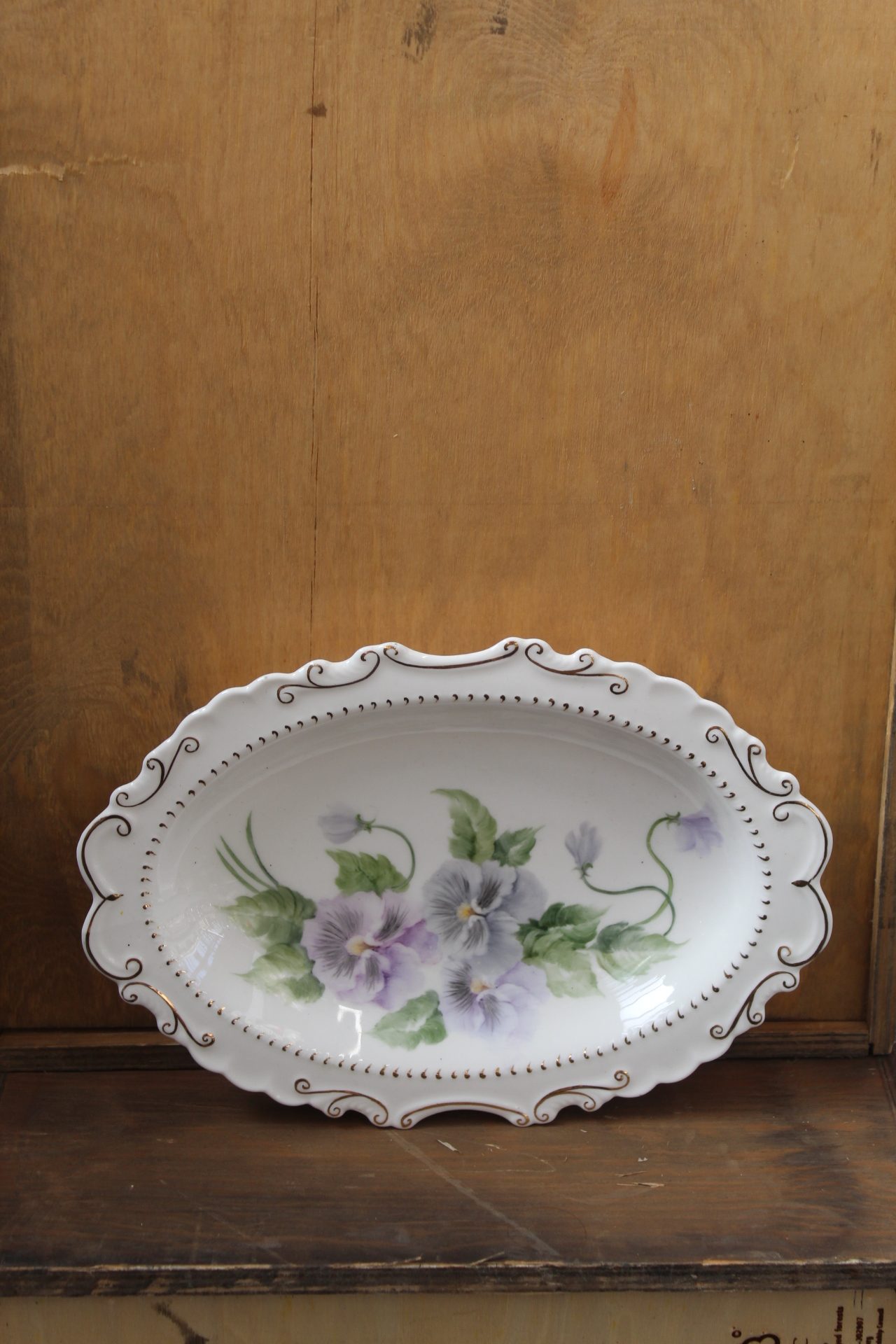 1210011 Oval White Floral Dish