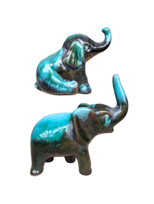 0900051 Pair of Vintage Blue Mountain Pottery Elephant Figurines (11cm H)