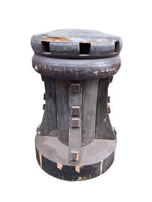 0052014 Aged Mooring Bollard