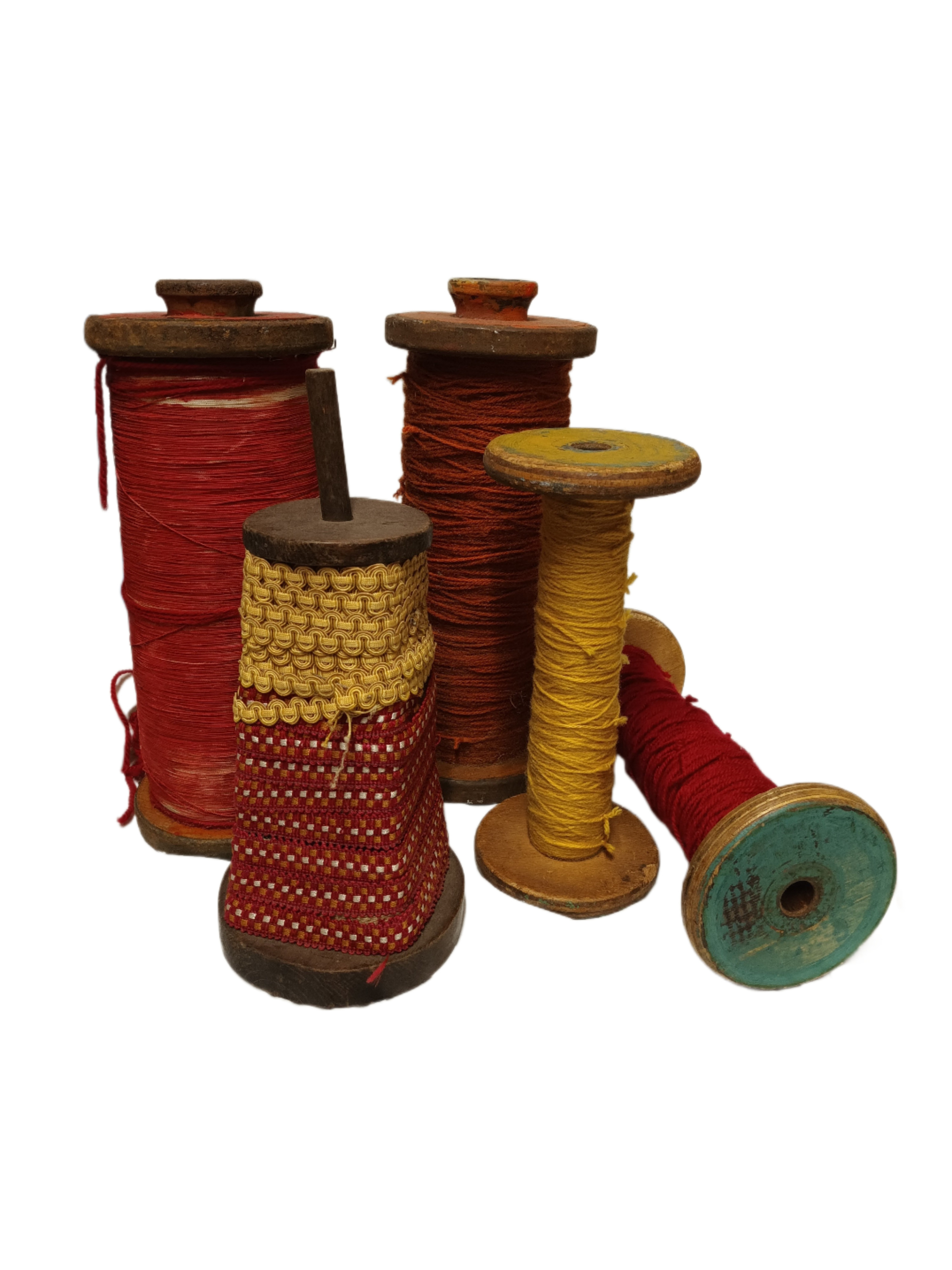 2000042 large reels of yarn