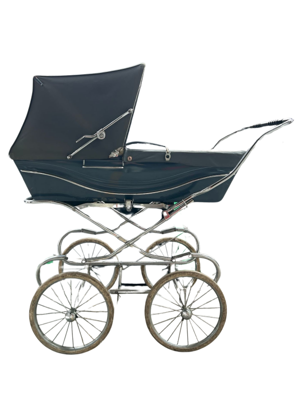 7410086 Nursery: Vintage Silver Cross Kensington Classic Pram